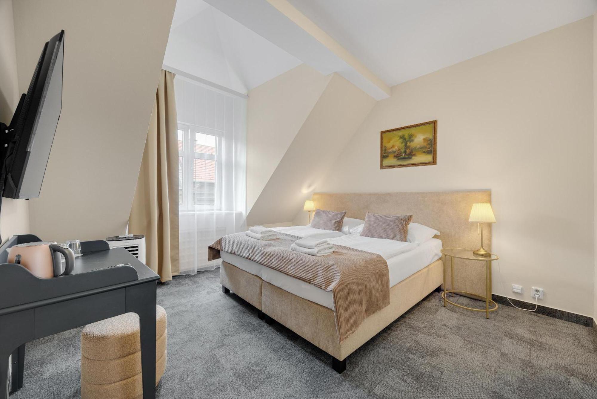 Hotel Reverie - Dependance, Check-In At Metropolitan Star Bratislava Exterior photo