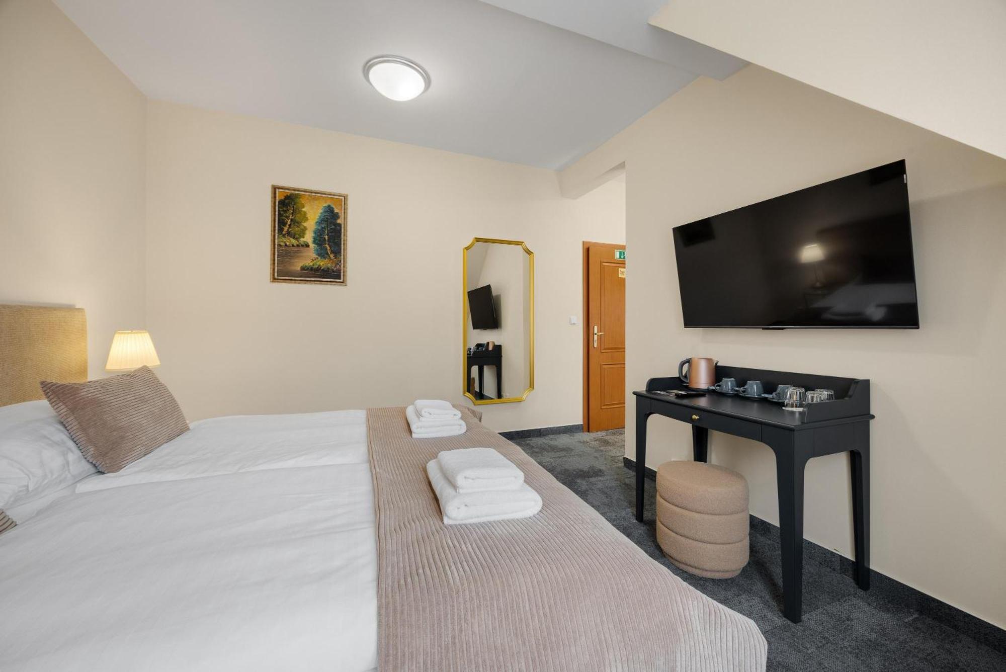 Hotel Reverie - Dependance, Check-In At Metropolitan Star Bratislava Exterior photo