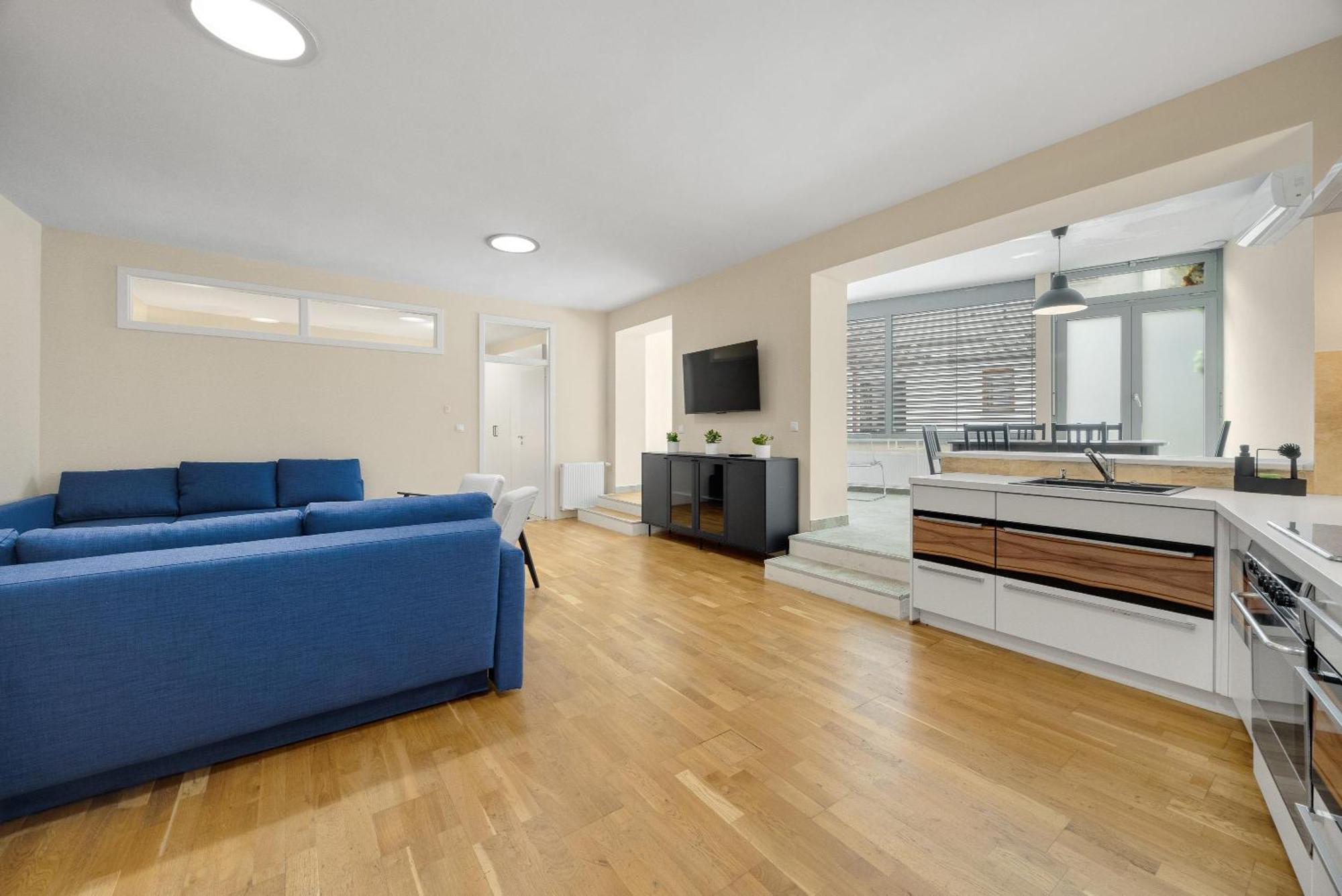 Hotel Reverie - Dependance, Check-In At Metropolitan Star Bratislava Exterior photo