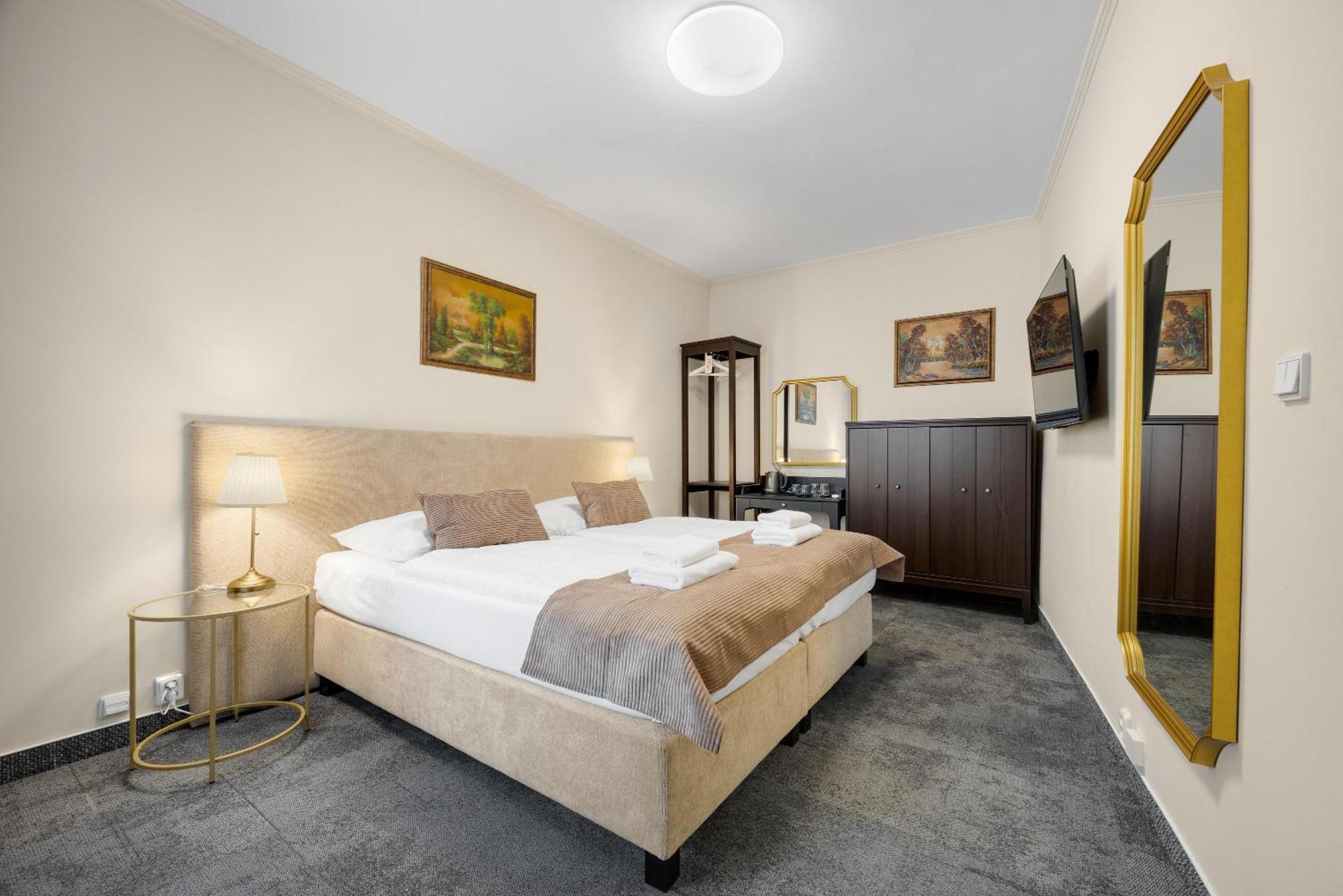 Hotel Reverie - Dependance, Check-In At Metropolitan Star Bratislava Exterior photo